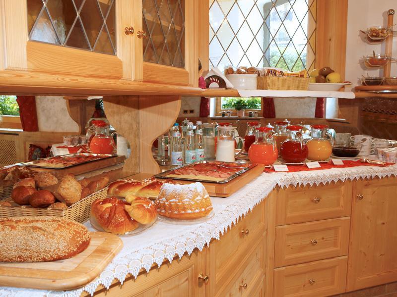 Garni Crepaz Bed & Breakfast Selva di Val Gardena Dış mekan fotoğraf