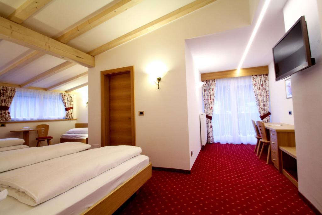 Garni Crepaz Bed & Breakfast Selva di Val Gardena Dış mekan fotoğraf