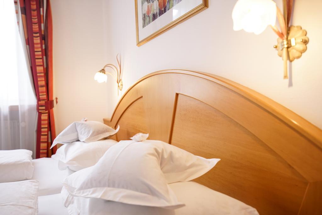 Garni Crepaz Bed & Breakfast Selva di Val Gardena Dış mekan fotoğraf