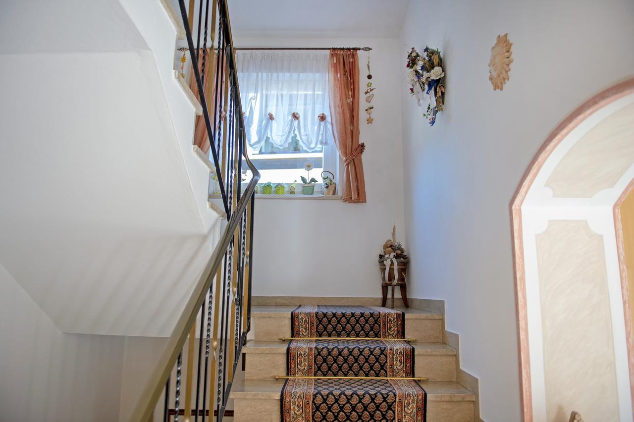 Garni Crepaz Bed & Breakfast Selva di Val Gardena Dış mekan fotoğraf