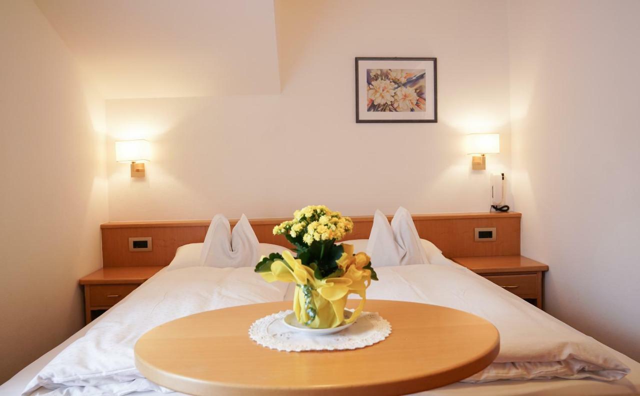 Garni Crepaz Bed & Breakfast Selva di Val Gardena Dış mekan fotoğraf