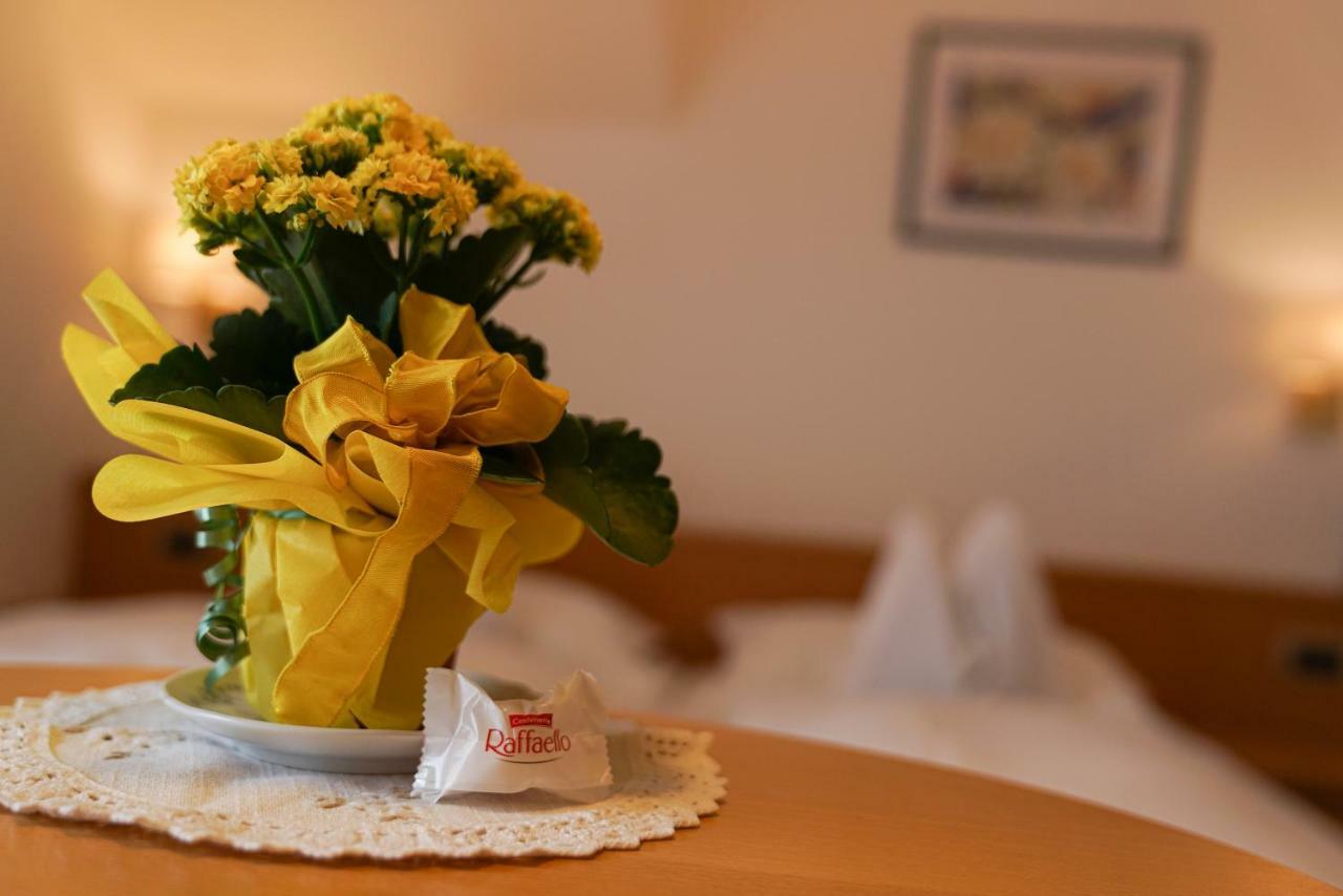 Garni Crepaz Bed & Breakfast Selva di Val Gardena Dış mekan fotoğraf